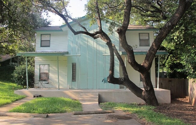 Great home in the heart of South Austin!