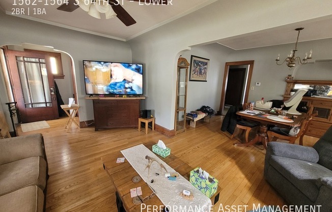 1562 1564 S 64 ST