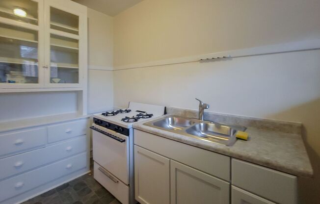 Studio, 1 bath, 375 sqft, $1,325, Unit 4844-3