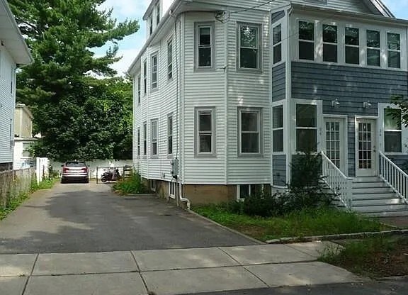 34 OXFORD AVE