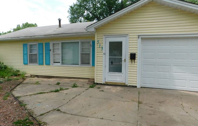 Updated 3 bedroom/1 bath in quiet El Dorado neighborhood!