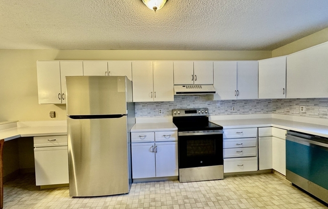 2 beds, 1.5 baths, 1,364 sqft, $3,500, Unit 8