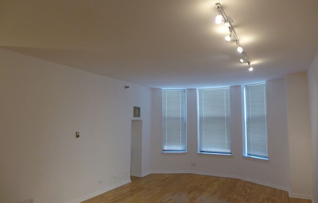 1 bed, 1 bath, 700 sqft, $1,950, Unit 05A