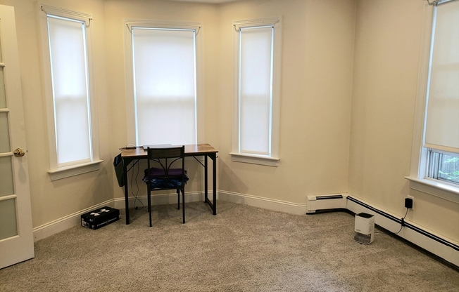 1 bed, 1 bath, 700 sqft, $1,900, Unit 1