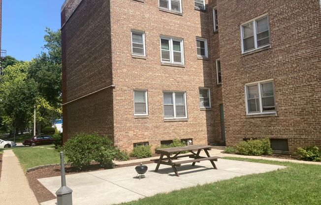5439 W Martin Dr