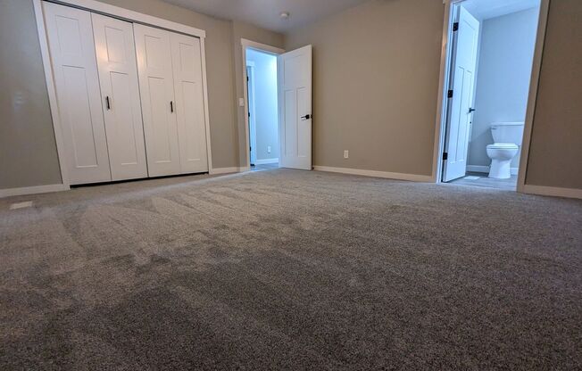 3 beds, 2 baths, 1,146 sqft, $1,695, Unit Unit 49