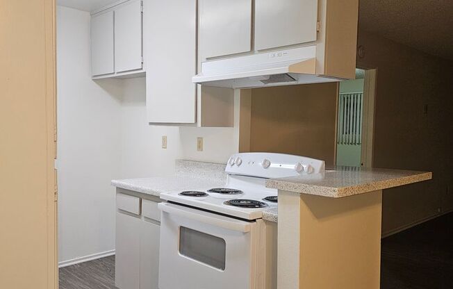 1 bed, 1 bath, 625 sqft, $2,015, Unit 121