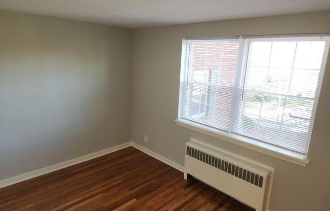 2 beds, 1 bath, 897 sqft, $2,385, Unit A-15