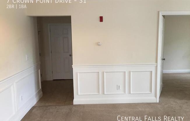 7 CROWN PT DR