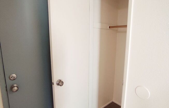 2 beds, 2 baths, 847 sqft, $1,675, Unit 3