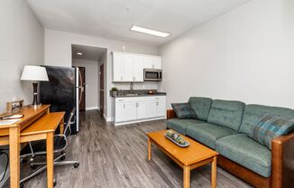 1 bed, 1 bath, $1,350, Unit 306