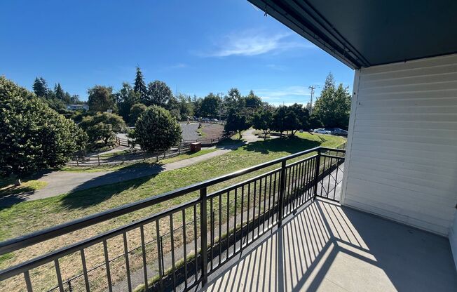 2 beds, 2 baths, 1,036 sqft, $2,395, Unit 3520 - 408