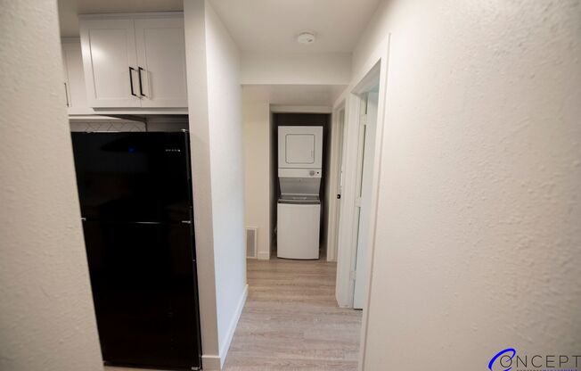 2 beds, 1 bath, 894 sqft, $1,649, Unit 11