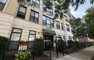 Great 1 Bedroom/1 Bath Great Location Close to Lake!
