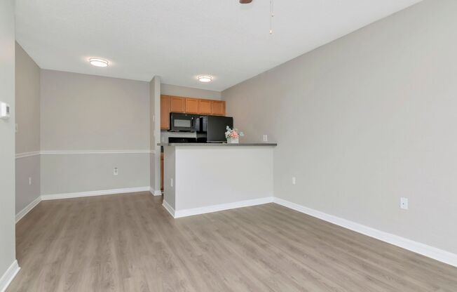 Updated Ground Floor 1BR - Move in Incentives Available