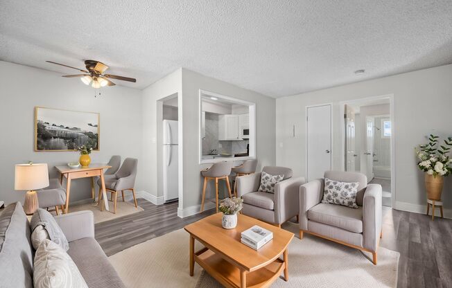 2 beds, 1 bath, 737 sqft, $1,375