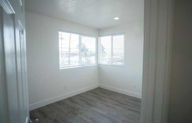 2 beds, 2 baths, 850 sqft, $2,800, Unit 102
