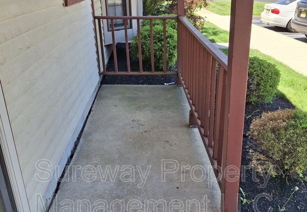 127 CROWN PRINCE DR