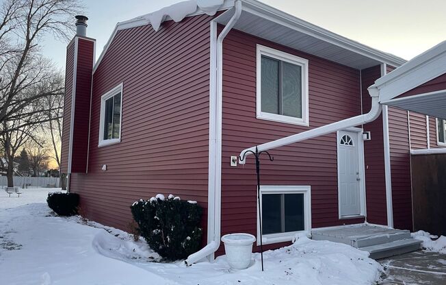 3 Bed Town Home in West Fargo