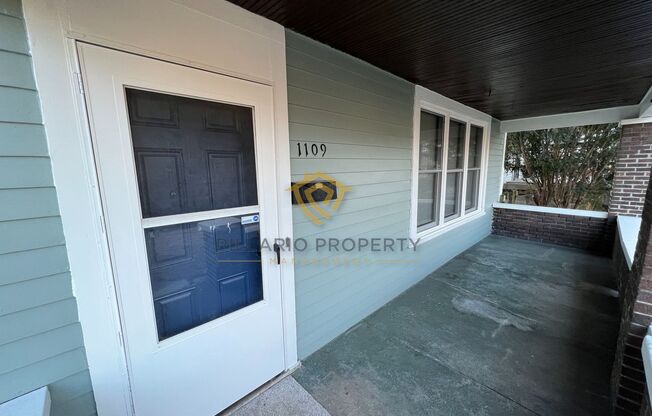 $500 OFF MOVE-IN SPECIAL!!! Brookside Park, Updated, 3 Bedroom/2 Bathroom Stunner with Detached Garage Available NOW!