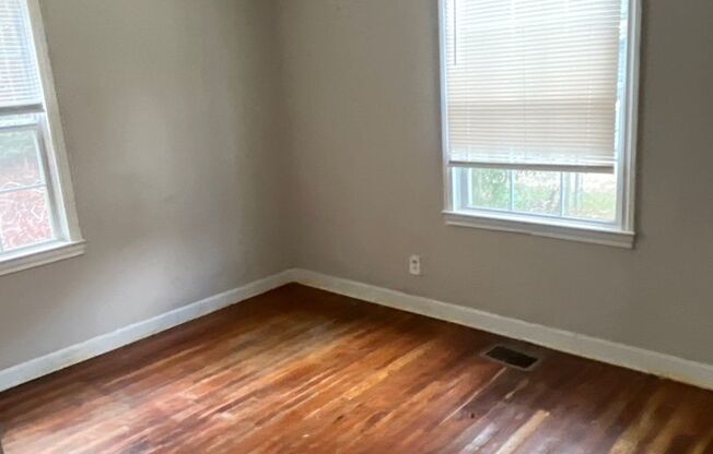 2 beds, 1 bath, $950