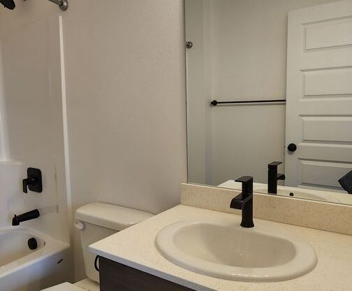 2 beds, 2 baths, $1,395, Unit A303