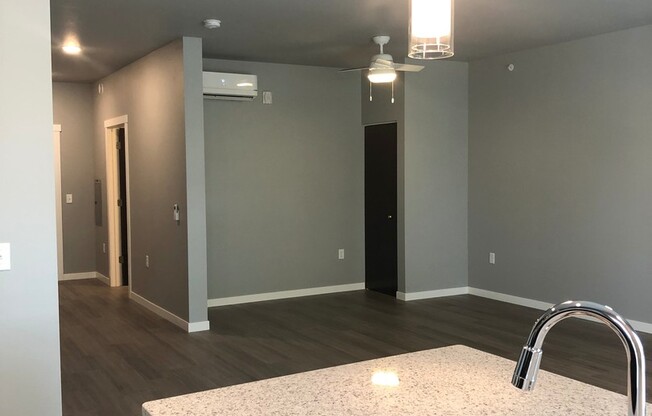 Studio, 1 bath, 482 sqft, $995, Unit Unit 304