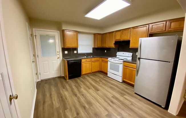 2 beds, 1 bath, $1,200