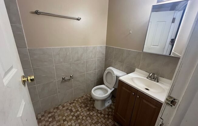 Studio, 1 bath, 600 sqft, $1,000, Unit 6819 Humboldt Ave N #102, Brooklyn Center MN 55430