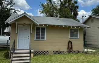 38443 6th Ave Zephyrhills, FL 33542 MOVE-IN SPECIAL!!!! Half off your 1st month's rent!!