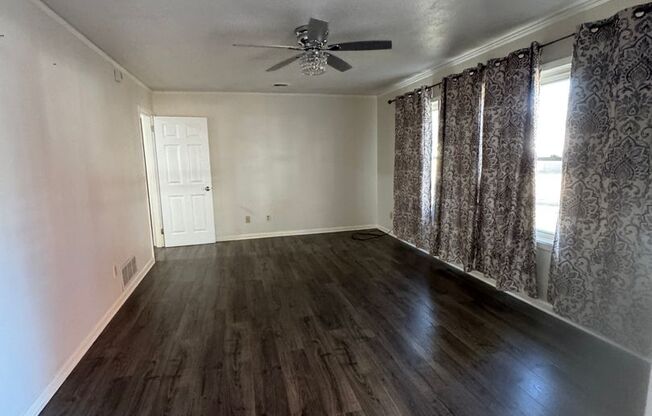 2 beds, 2 baths, $1,200