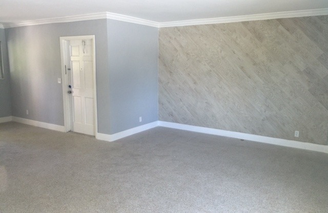 806 NE 16th Place
