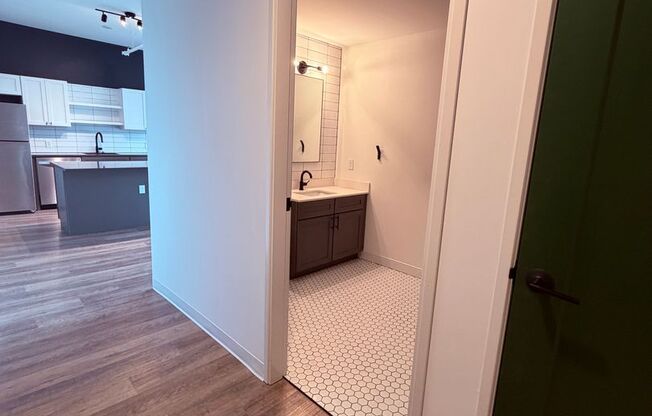 1 bed, 1 bath, 635 sqft, $2,150, Unit Unit 604