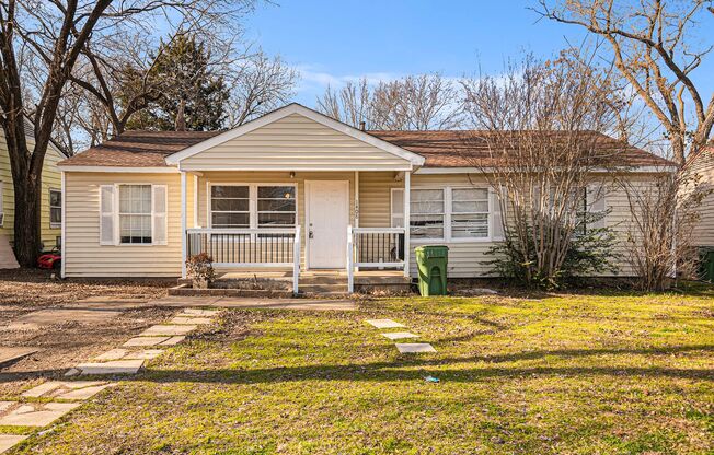 Beautifully crafted 3 bed 1 bath home in Fort Worth, Tx!