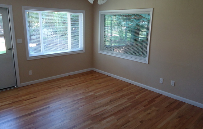 3930-3950 SE Francis
