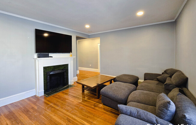235 CHESTNUT HL AVE