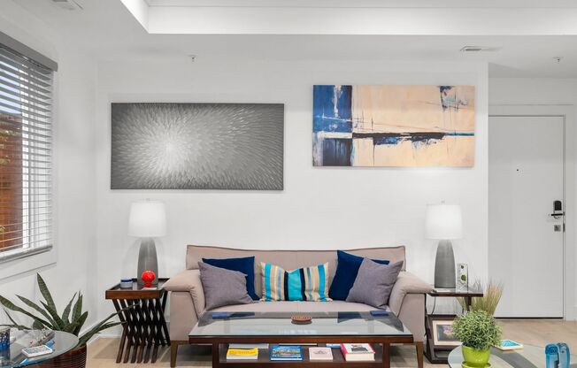 2 Bed 2 Bath - Adams Morgan Condo - Completely Updated