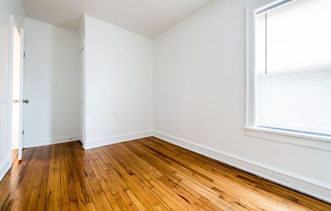 5001 W Adams