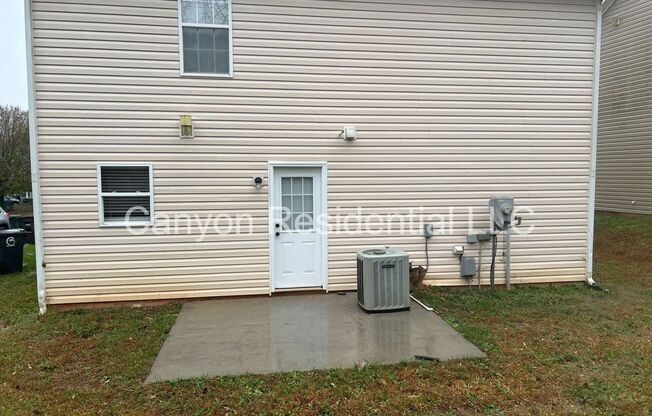 3 beds, 2.5 baths, $1,750