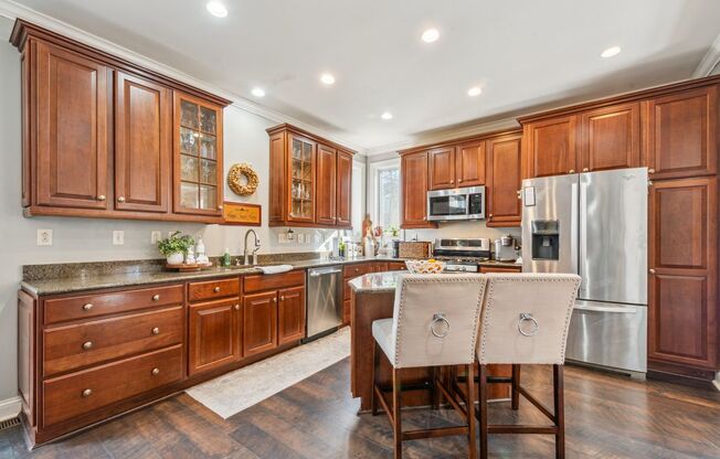 USGA Spacious 4 bedroom home with Hot Tub. Available only for the USGA Golf tournament