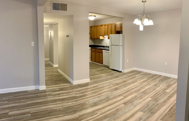 2 beds, 1 bath, 1,095 sqft, $919, Unit 916-06
