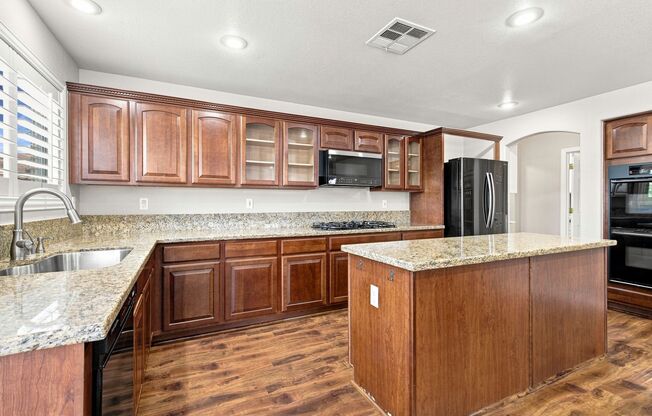 5 beds, 3.5 baths, $3,950