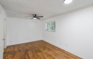 Studio, 1 bath, 400 sqft, $949, Unit 1