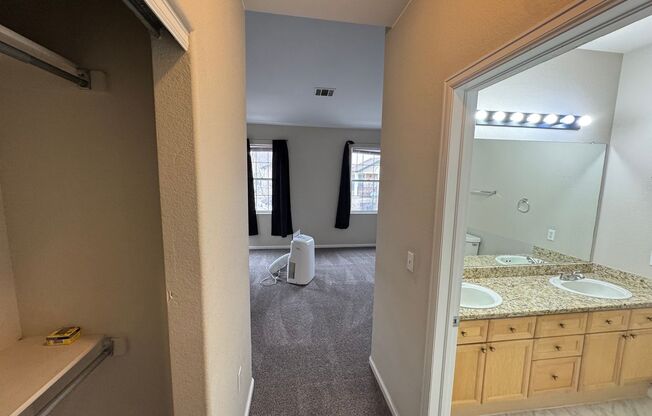 2 beds, 2 baths, $2,100, Unit # 205