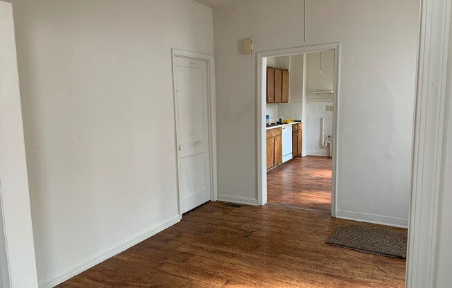 2 beds, 1 bath, $1,000