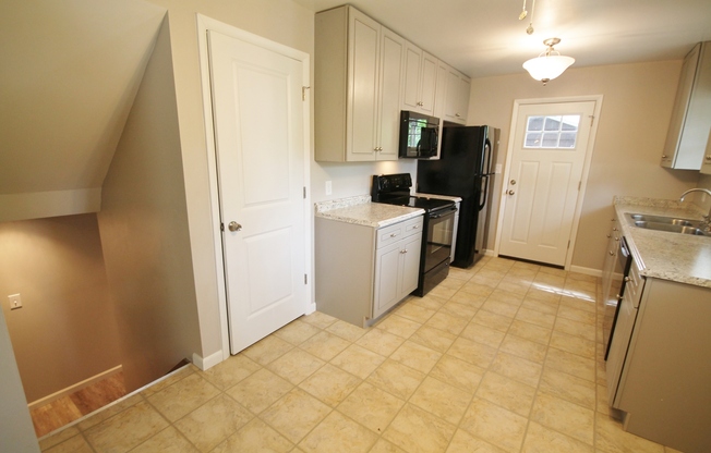 5 beds, 2 baths, $2,399