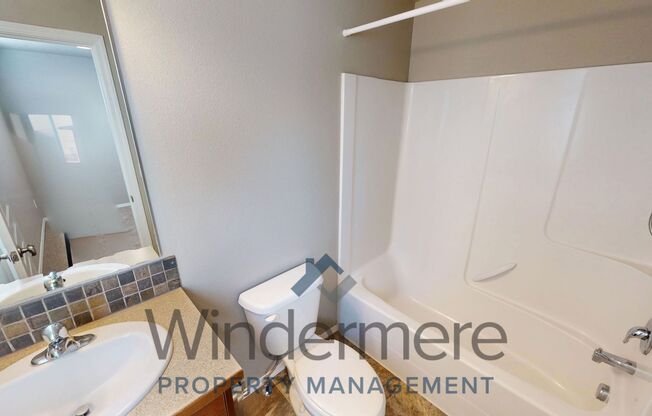 3 beds, 2 baths, 1,064 sqft, $1,695, Unit chin220-1