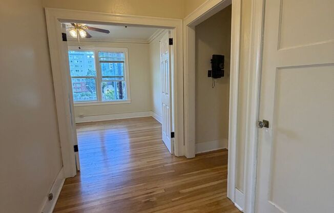 1 bed, 1 bath, 460 sqft, $1,195, Unit 309