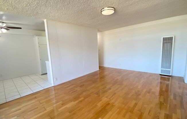 1957 Frank St / 2519 Virginia Ave