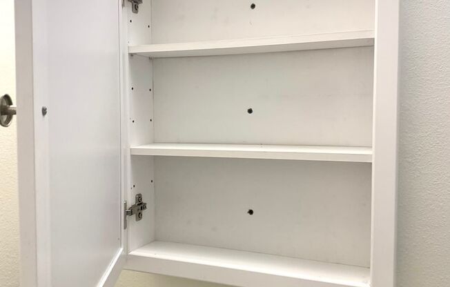 1 bed, 1 bath, $895, Unit 204